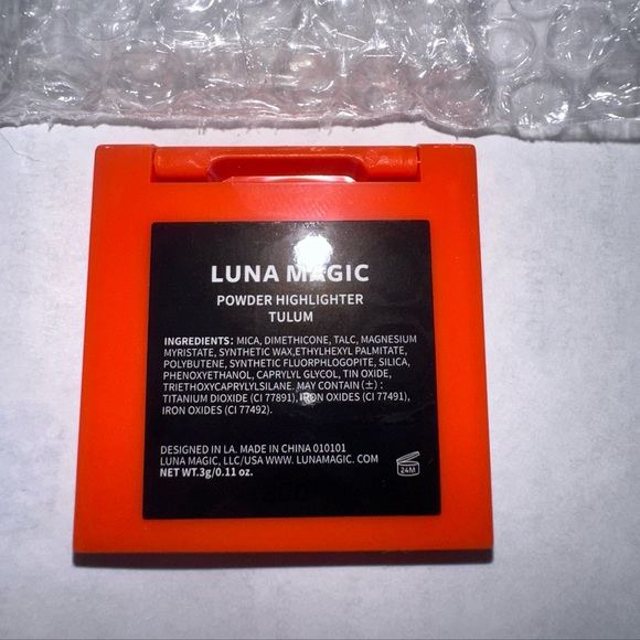 Luna Magic Compact Pressed Powder Highlighter in Tulum, .3 g Deluxe Mini Size - Picture 2 of 2